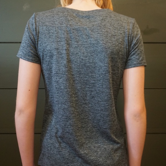 Nike DRI-FIT shirt - Picture 3 of 3